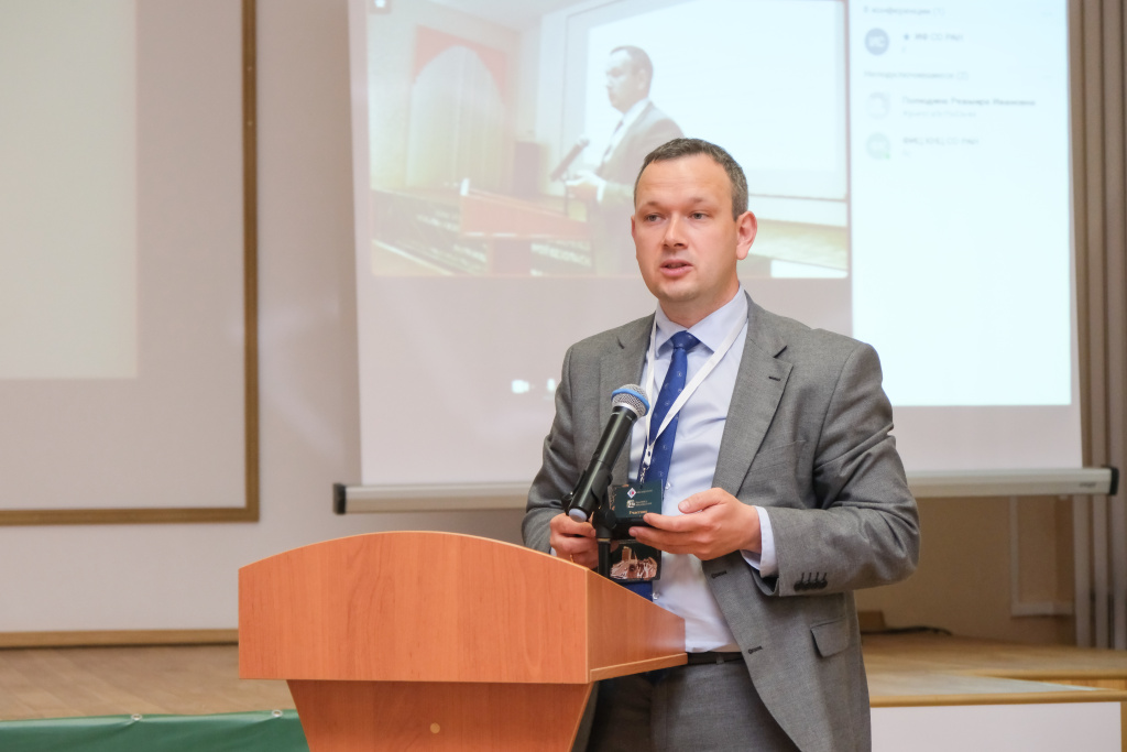 3_Алексей Геннадьевич Липшин, директор Красноярского НИИСХ.jpg 3_Алексей Геннадьевич Липшин, директор Красноярского НИИСХ.jpg